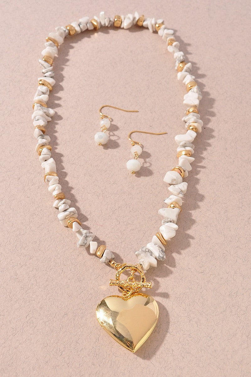 Heart Locket It Pendant Beaded Necklace & Earrings Set