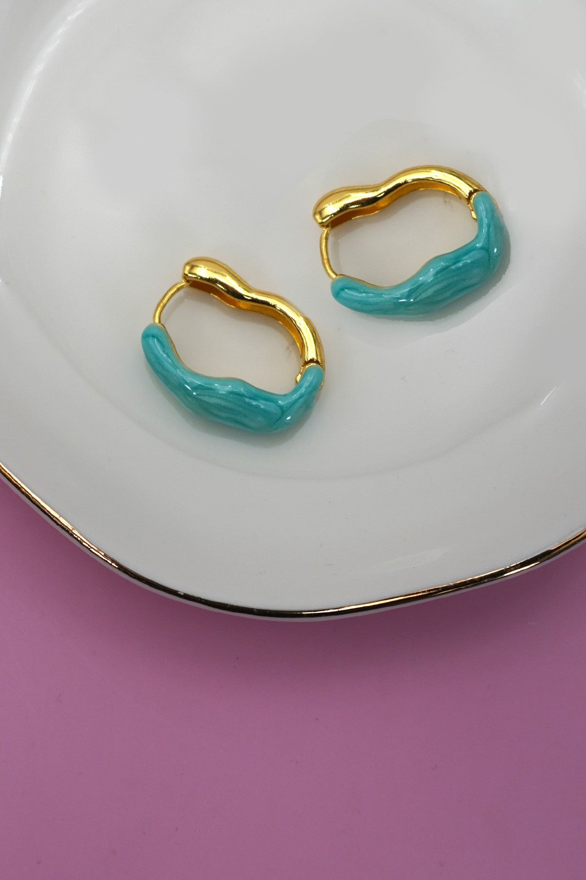 Geometric Oval Shape Epoxy Edge Hoop Earring