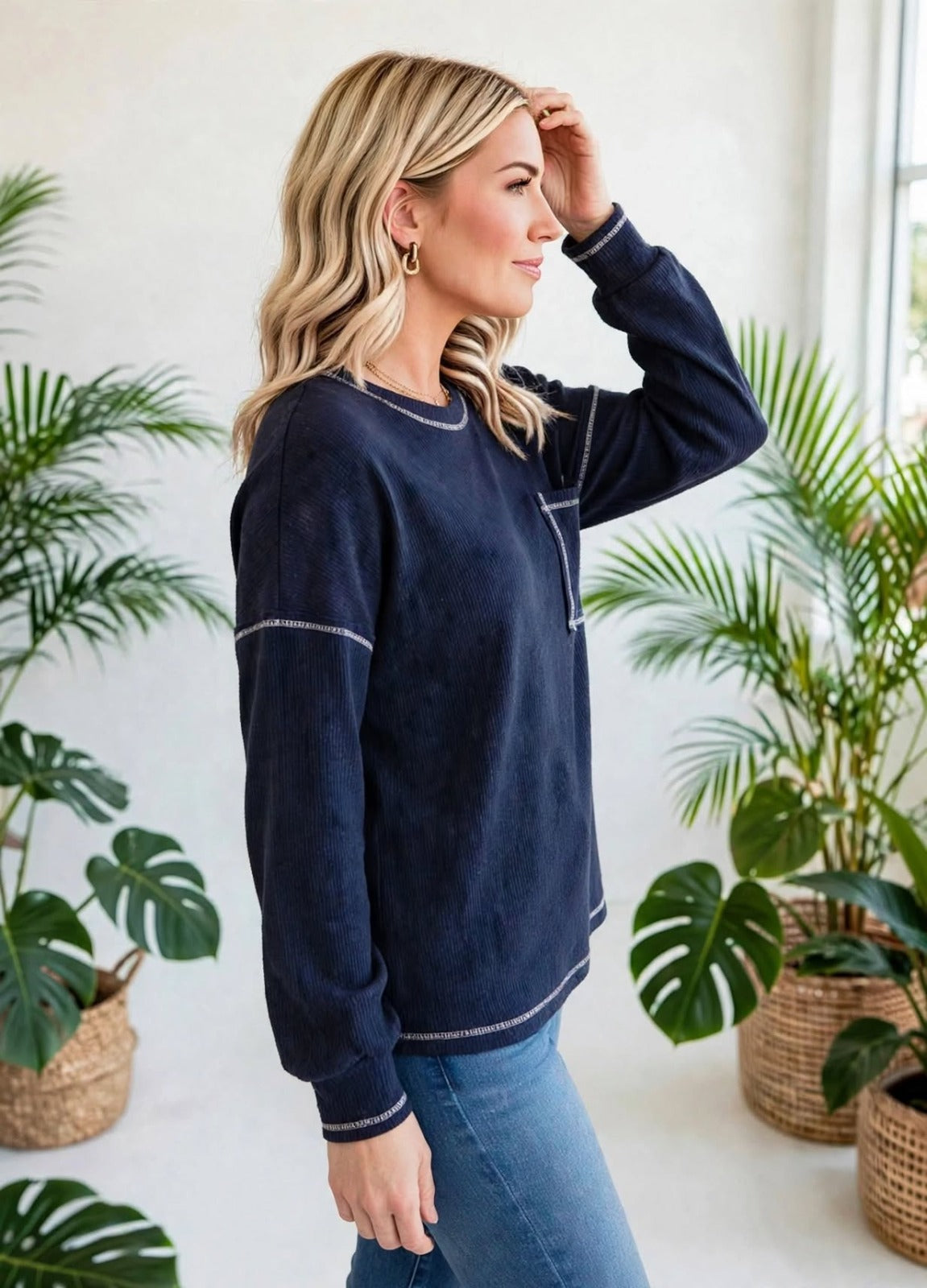 Contrast Stitching Trim Pullover