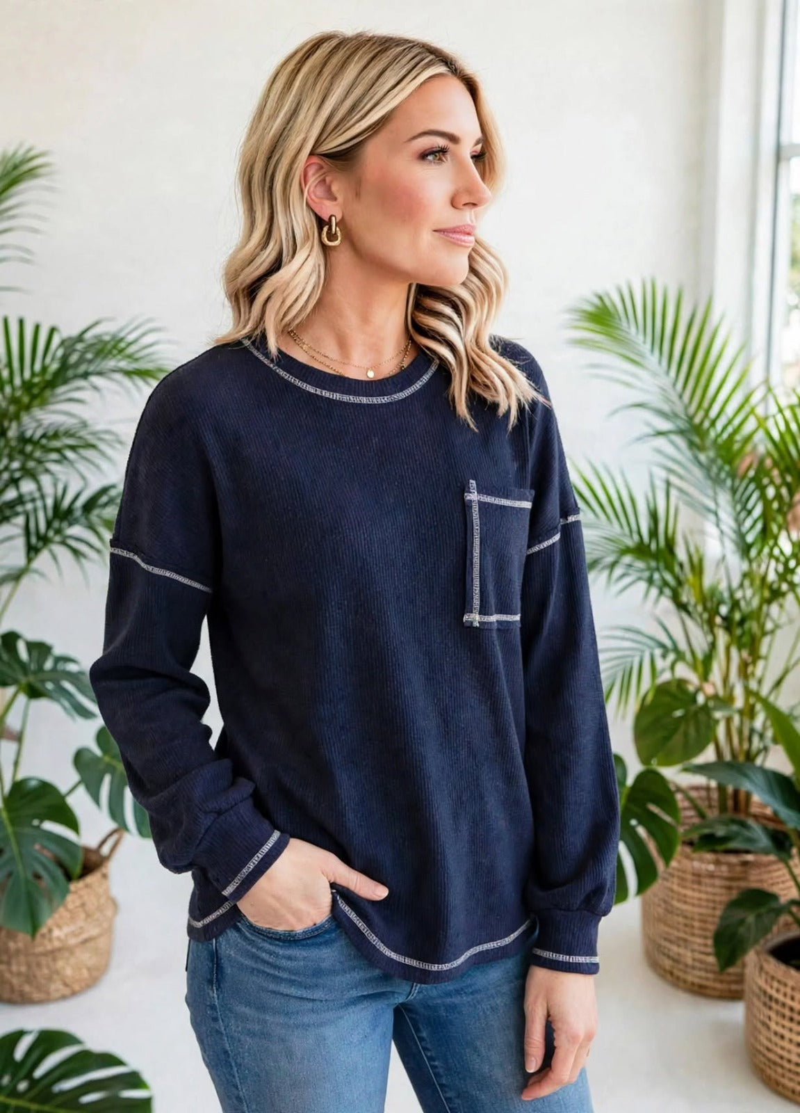 Contrast Stitching Trim Pullover