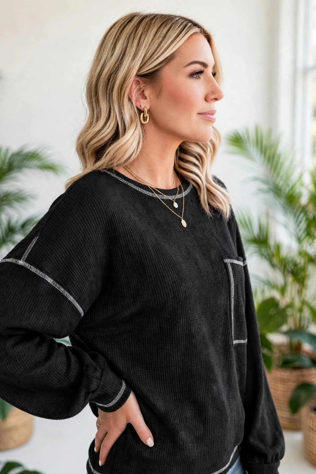 Contrast Stitching Trim Pullover