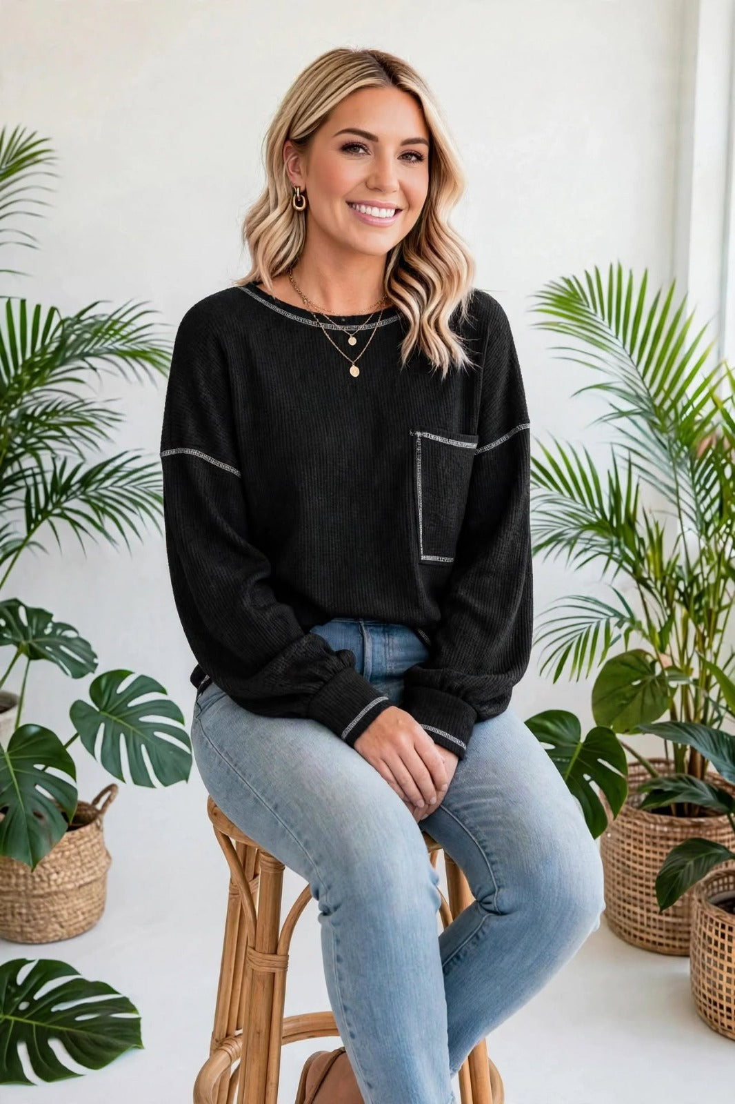 Contrast Stitching Trim Pullover