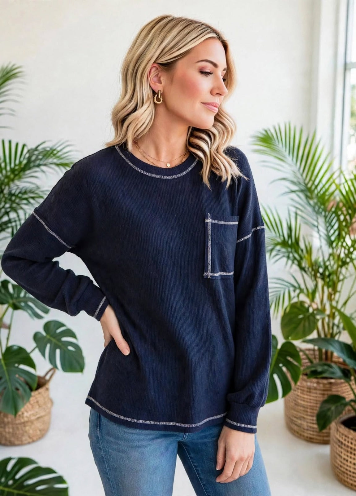 Contrast Stitching Trim Pullover