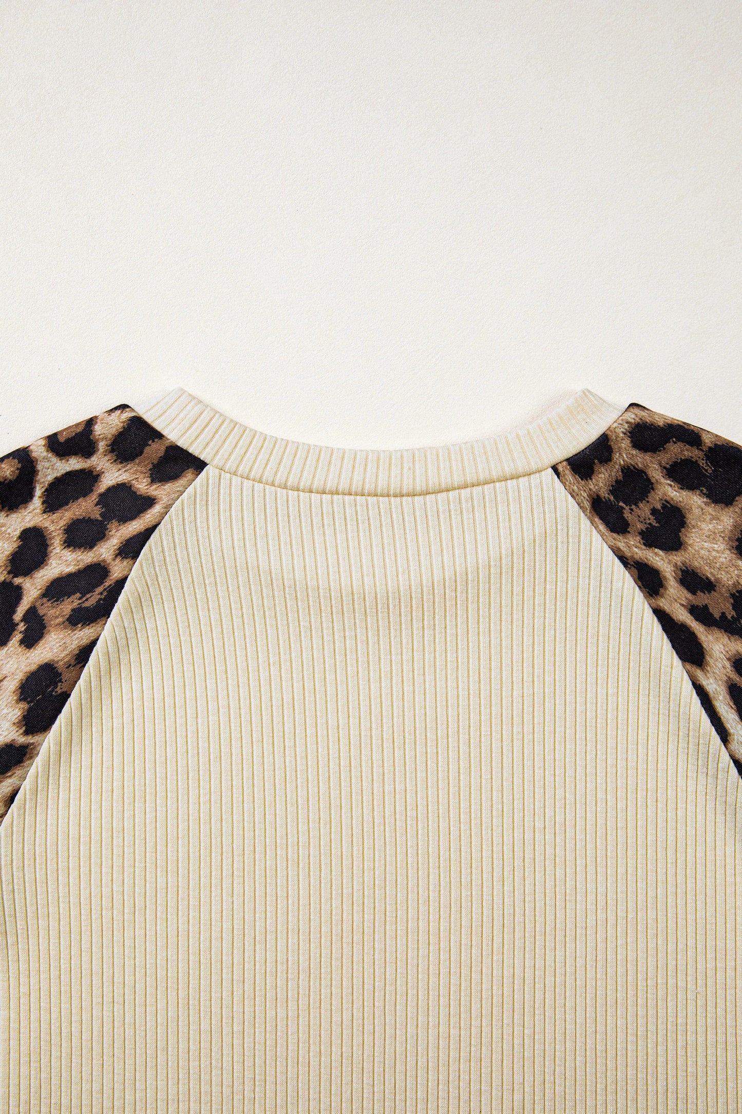 Ribbed Chic Colorblock Leopard Sleeve Tee | S-XL