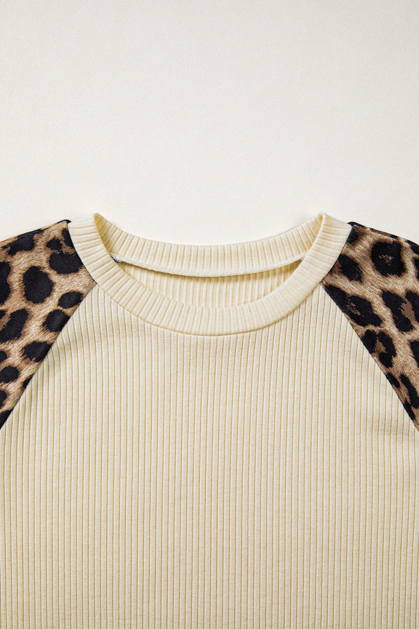 Ribbed Chic Colorblock Leopard Sleeve Tee | S-XL